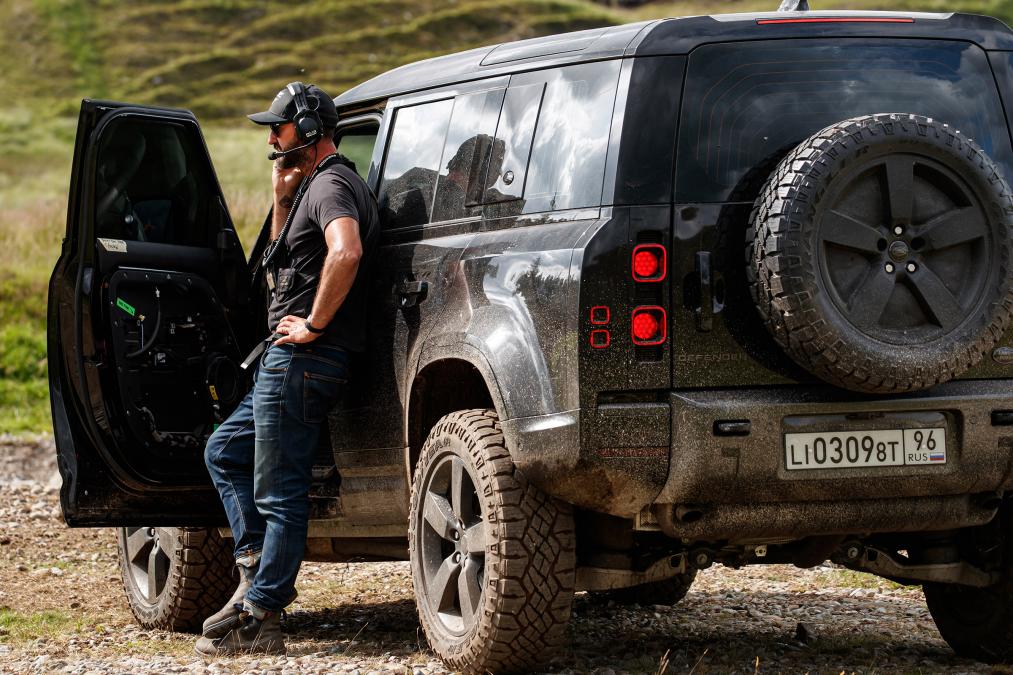 Newest Land Rover Defender seen on-set of the latest James Bond film